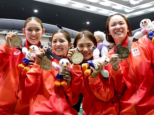 石原選手(左から二人目)