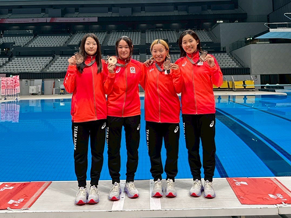 川眞田選手(左)